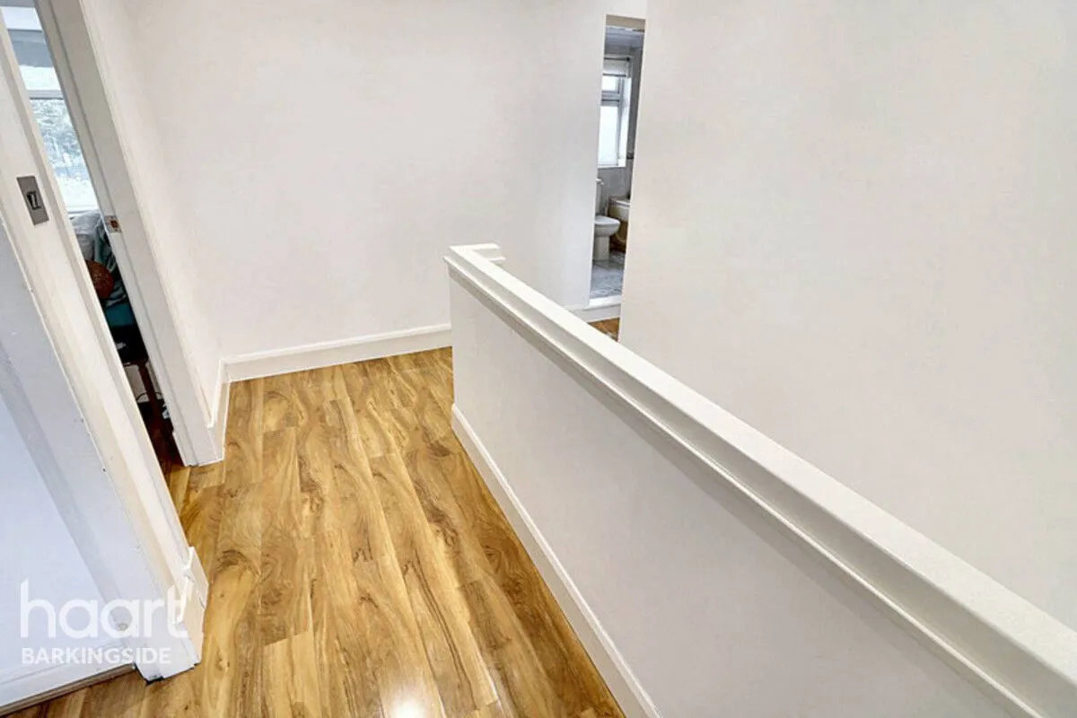 Lord Avenue, Clayhall, IG5, photo 16