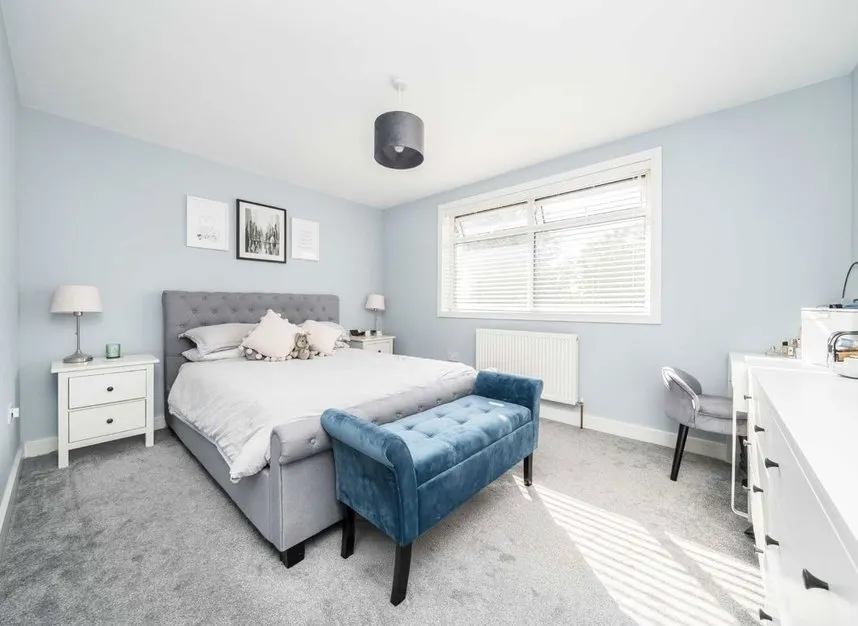 Oakington Drive, Sunbury-On-Thames, TW16, photo 4