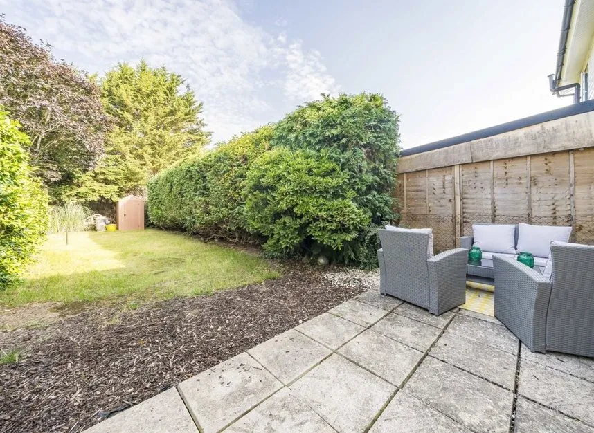 Oakington Drive, Sunbury-On-Thames, TW16, photo 8