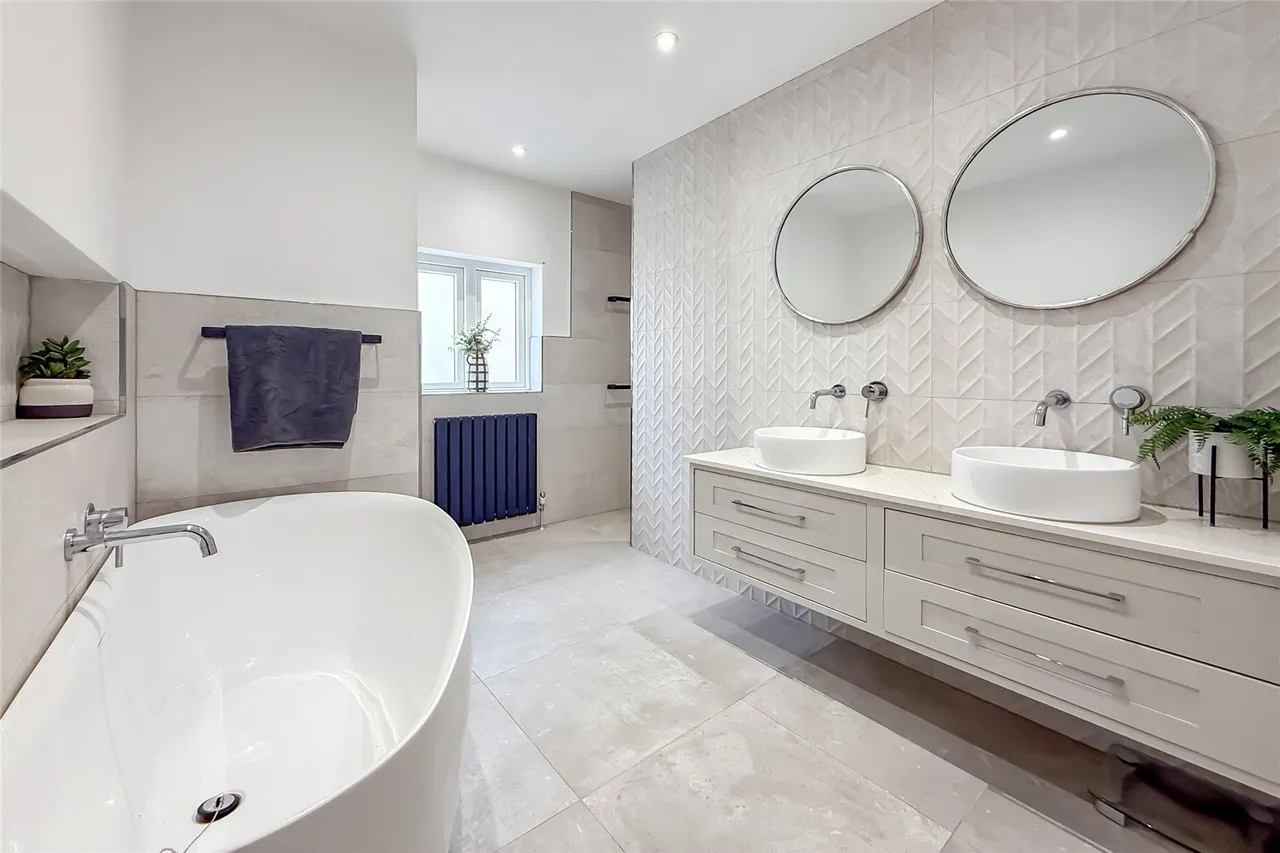 Ashley Gardens, Harpenden, Hertfordshire, AL5 3EY, photo 11