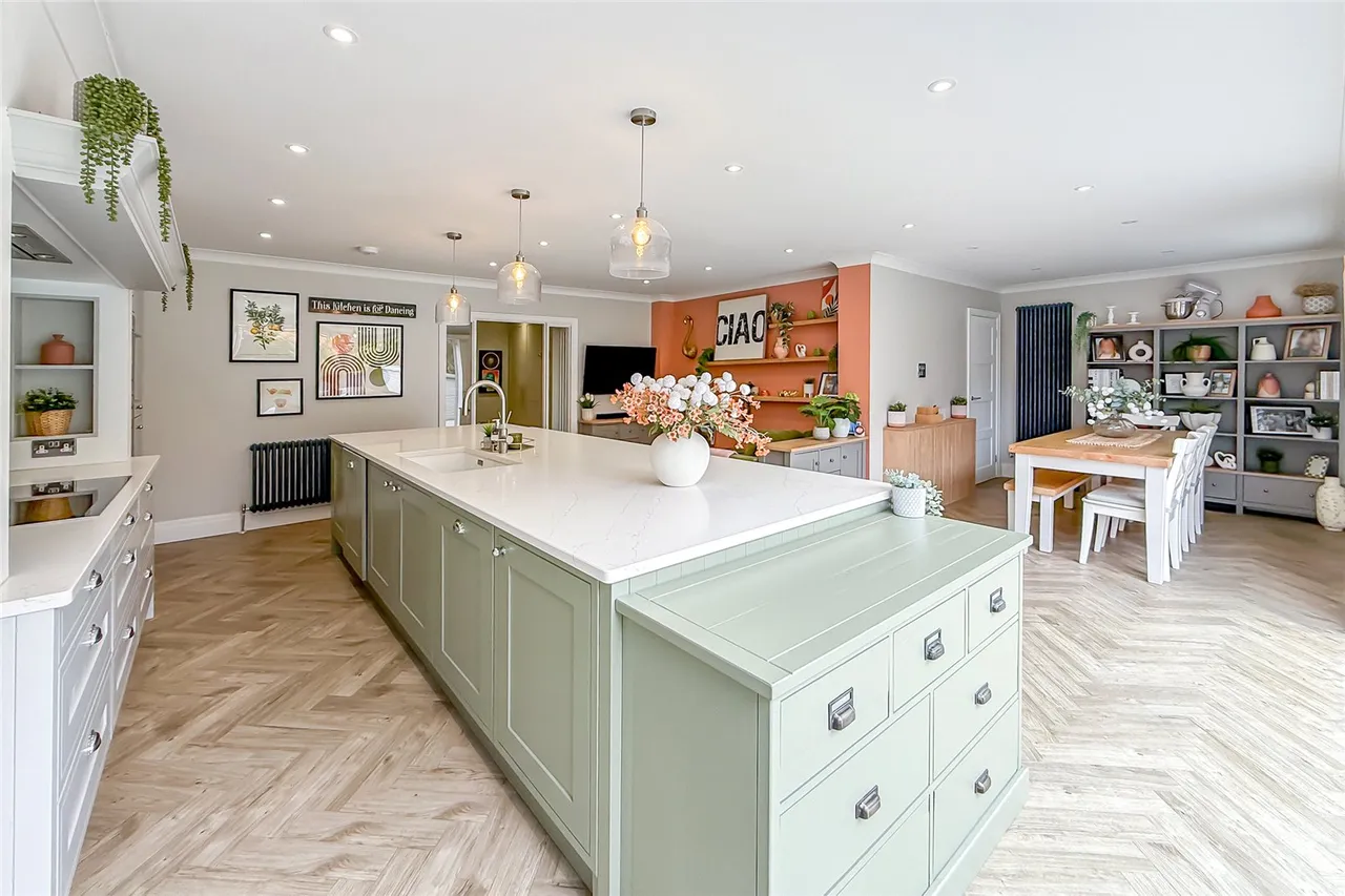 Ashley Gardens, Harpenden, Hertfordshire, AL5 3EY, photo 19