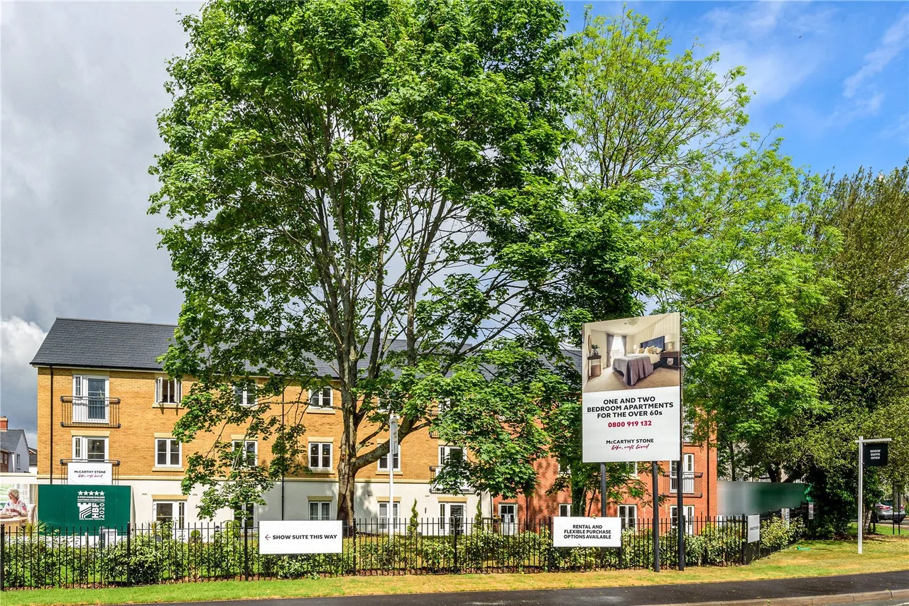 Queen Elizabeth Place, Alton, GU34, photo 4