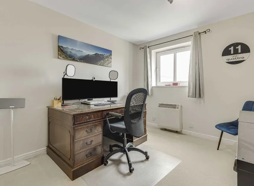 Millennium Drive, Canary Wharf, E14, photo 3