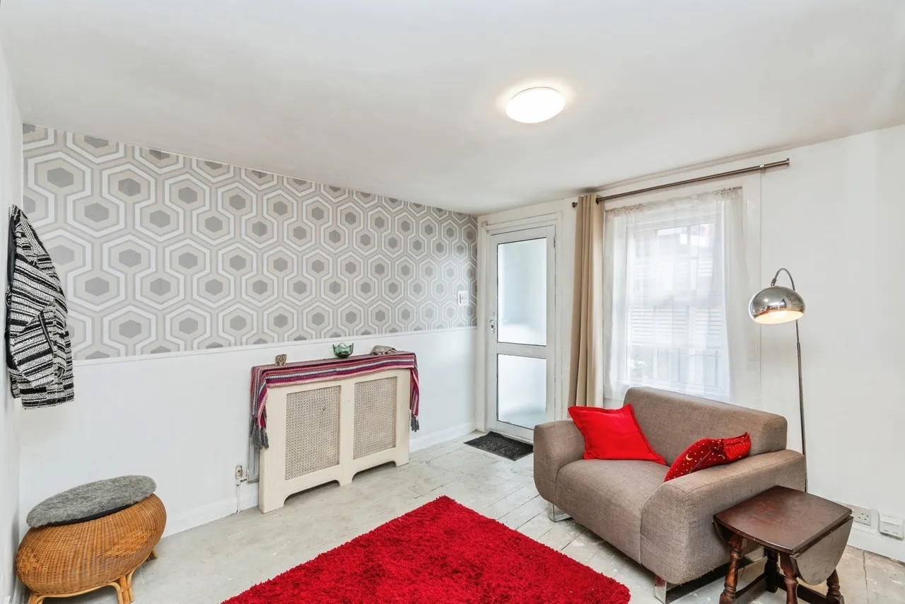 Rumbridge Street, Totton, SO40, photo 9