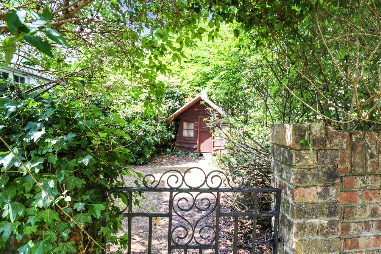 Durnsford Avenue, Fleet, Hampshire, GU52 7TA, photo 17