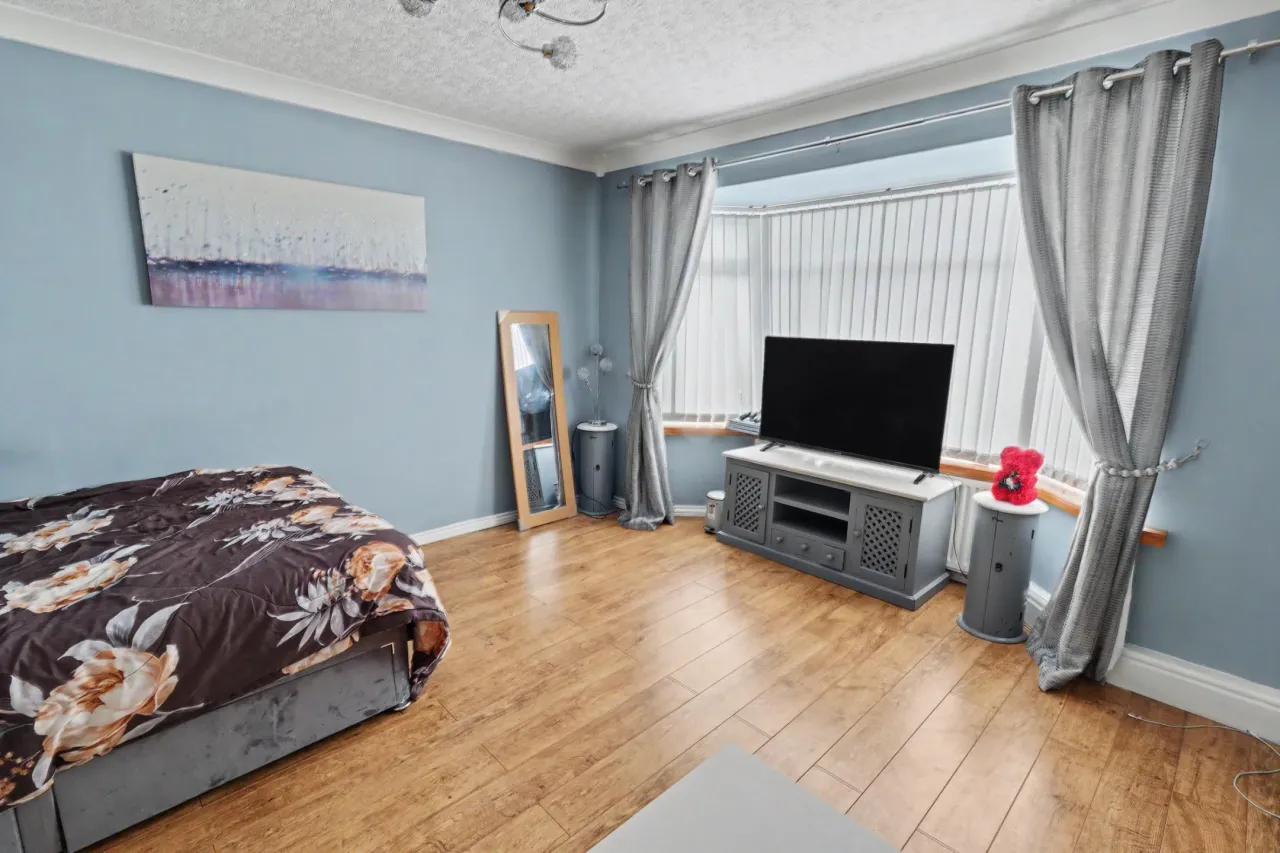 Applewood Crescent, Stoke-On-Trent, photo 4