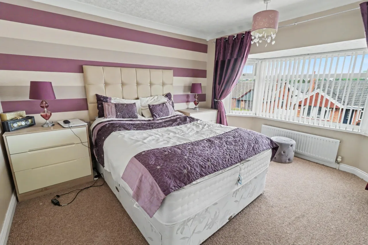 Applewood Crescent, Stoke-On-Trent, photo 11