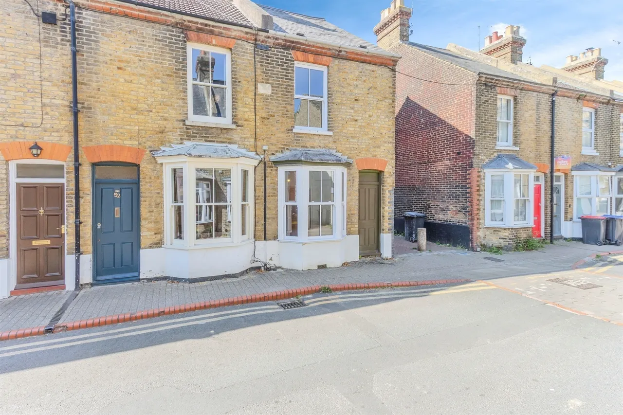 3 bed house for sale — St. Peters Grove, Canterbury
