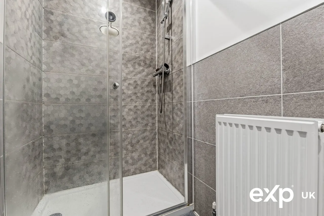 Regina Drive, Nottingham, NG8, photo 13