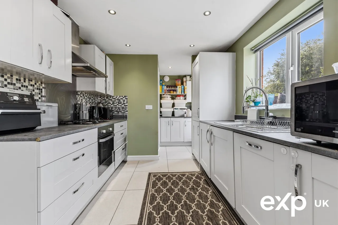 Regina Drive, Nottingham, NG8, photo 8