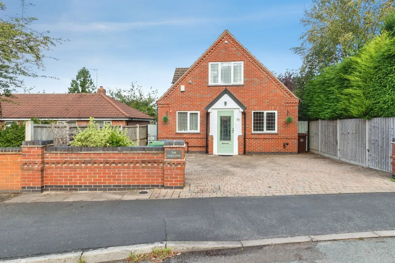 3 bed house for sale, Sandringham Road, Stafford, ST17