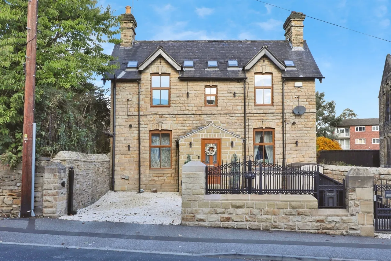 3 bed house for sale — Station Road, Woodhouse, Sheffield