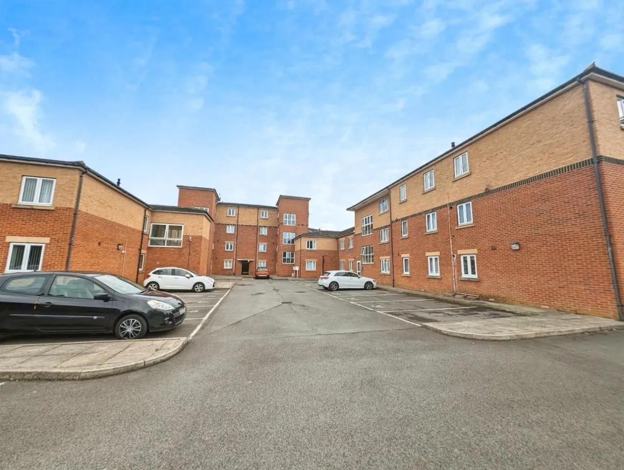 2 bed flat to rent — Darras Drive, North Shields