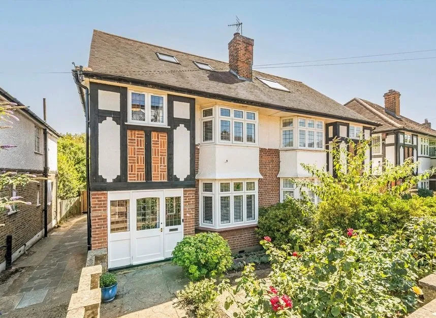 4 bed house for sale — Raeburn Avenue, Surbiton, KT5