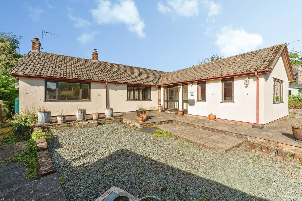3 bed house for sale, Cae Rhug Lane, Gwernaffield, CH7