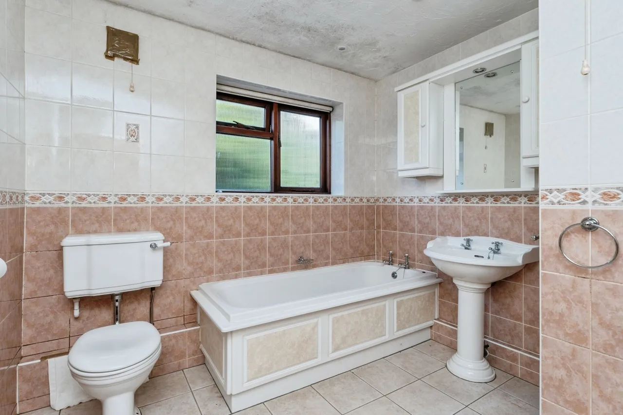Cae Rhug Lane, Gwernaffield, CH7, photo 17