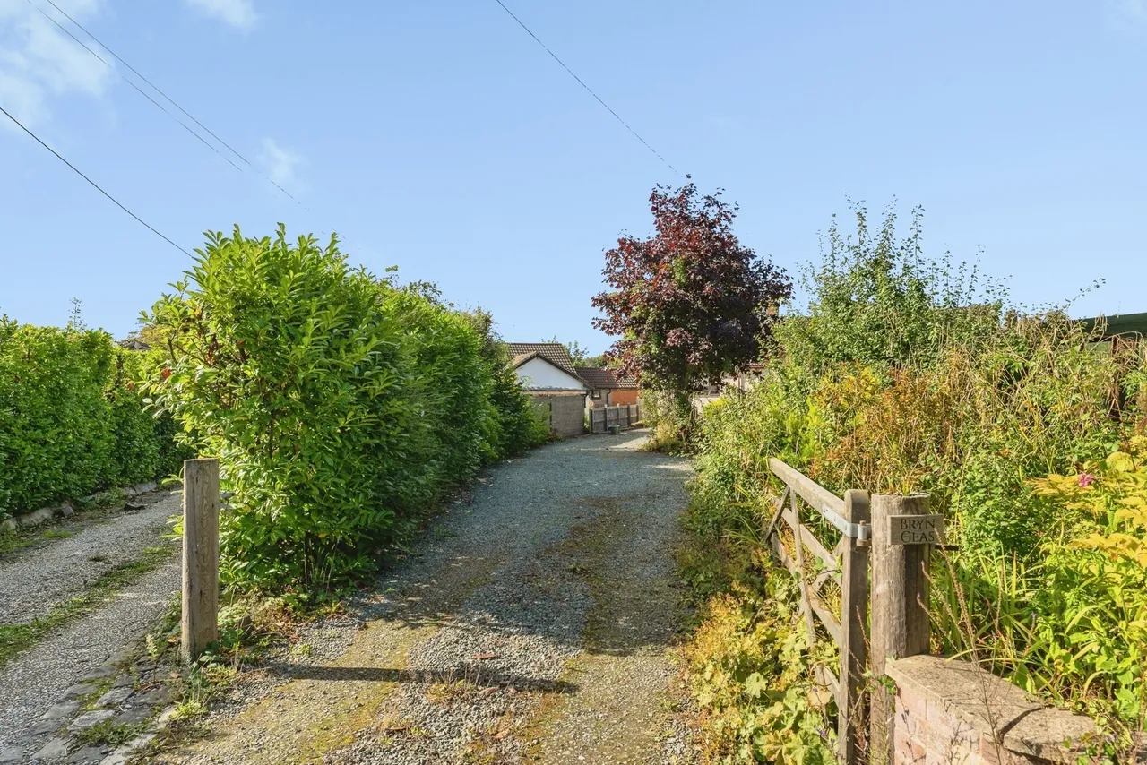 Cae Rhug Lane, Gwernaffield, CH7, photo 28