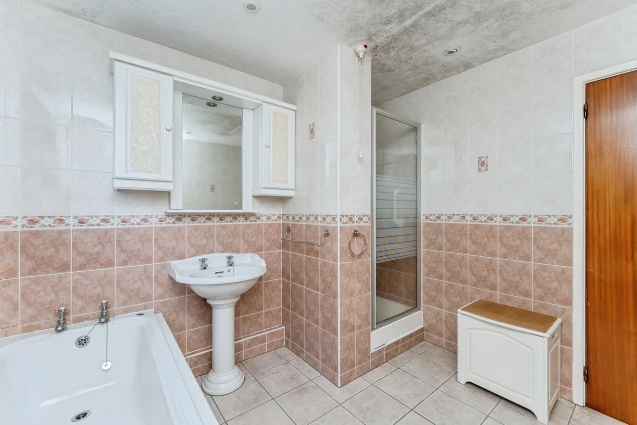 Cae Rhug Lane, Gwernaffield, CH7, photo 18