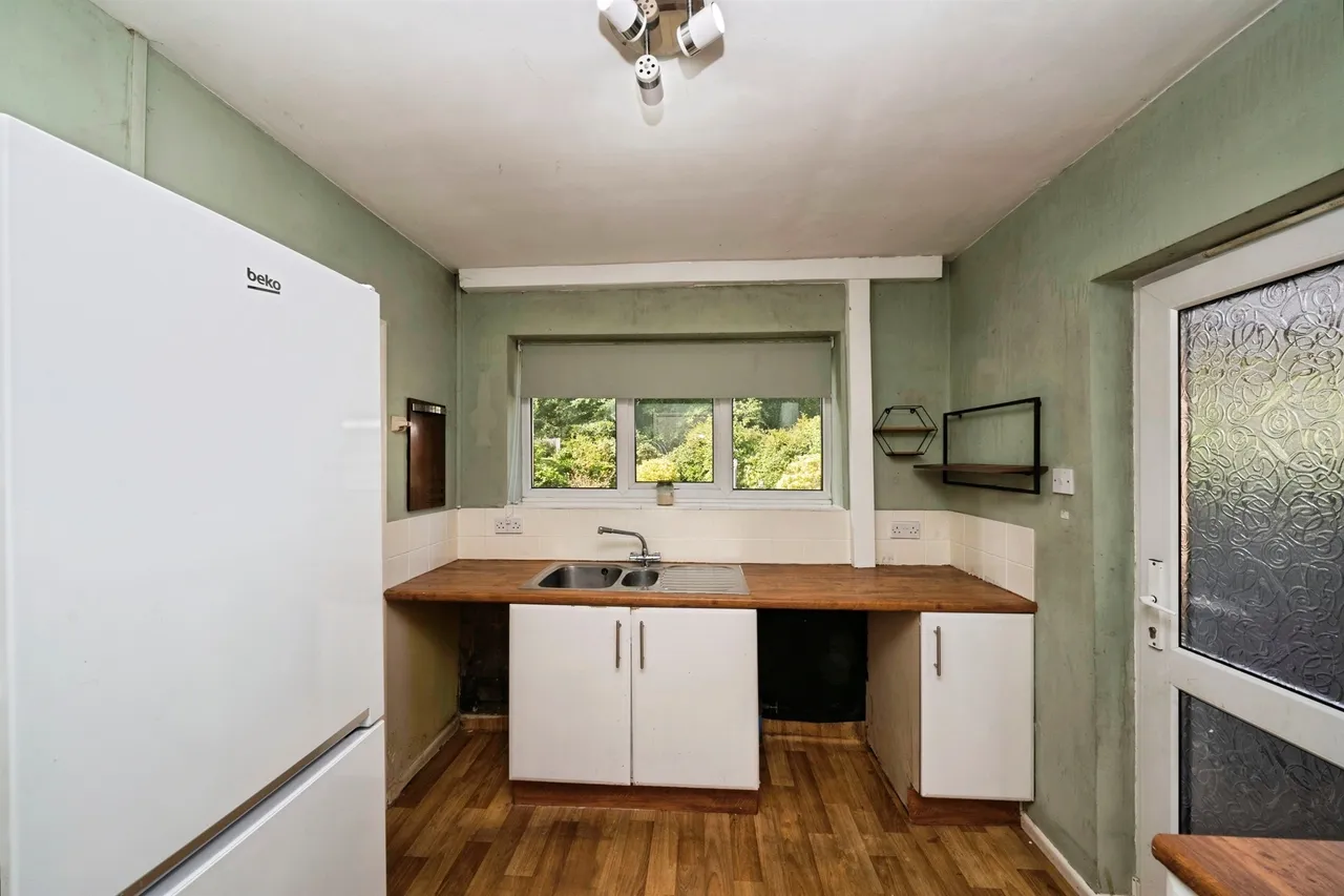 Whitewell Drive, Upton, photo 8