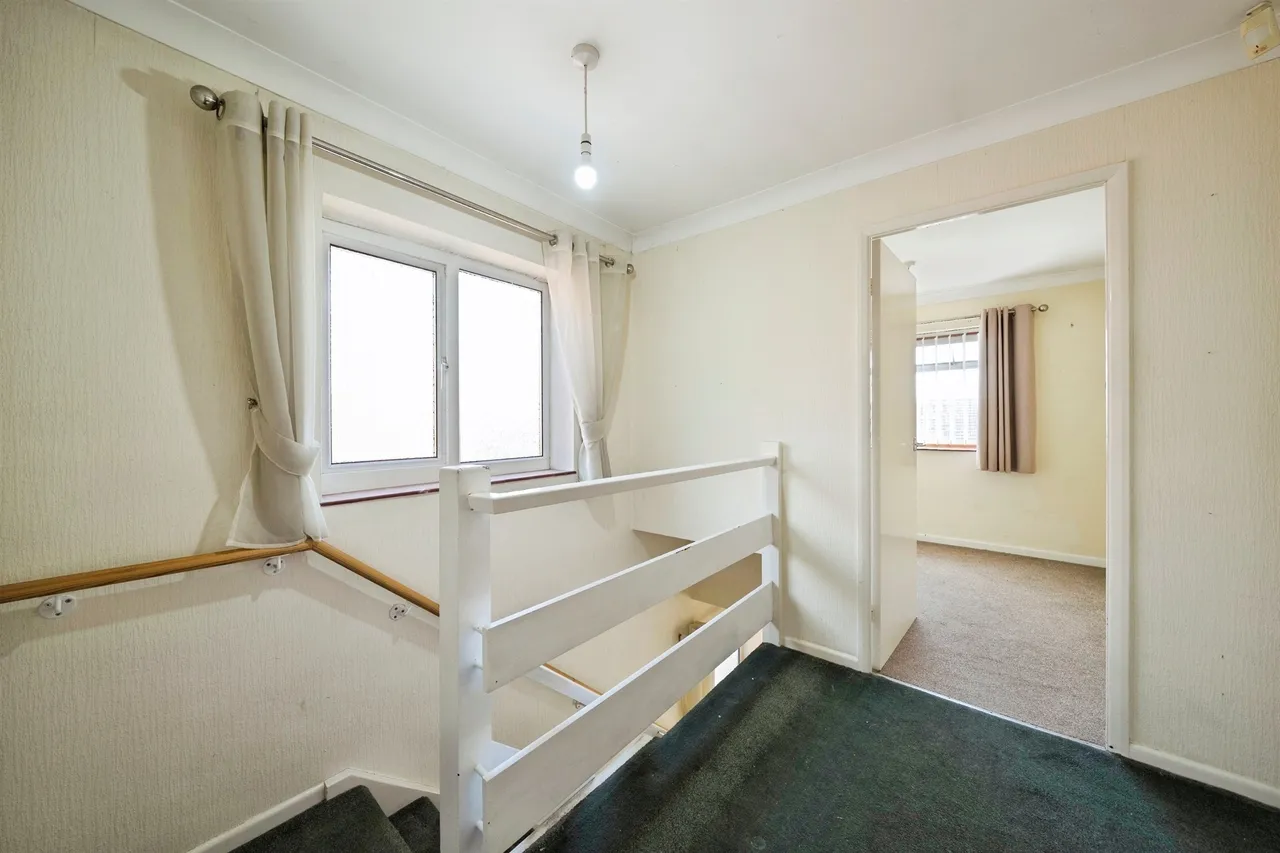 Whitewell Drive, Upton, photo 12