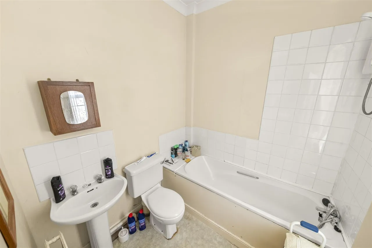 Old Ruislip Road, Northolt, photo 12