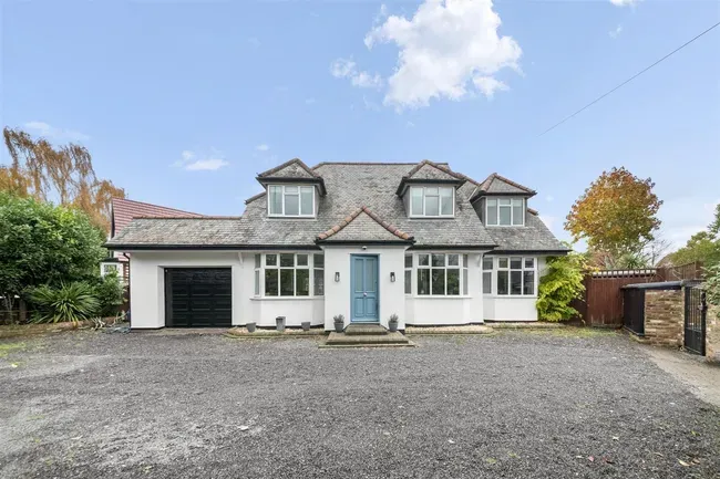 4 bed house for sale — Swakeleys Road, Ickenham