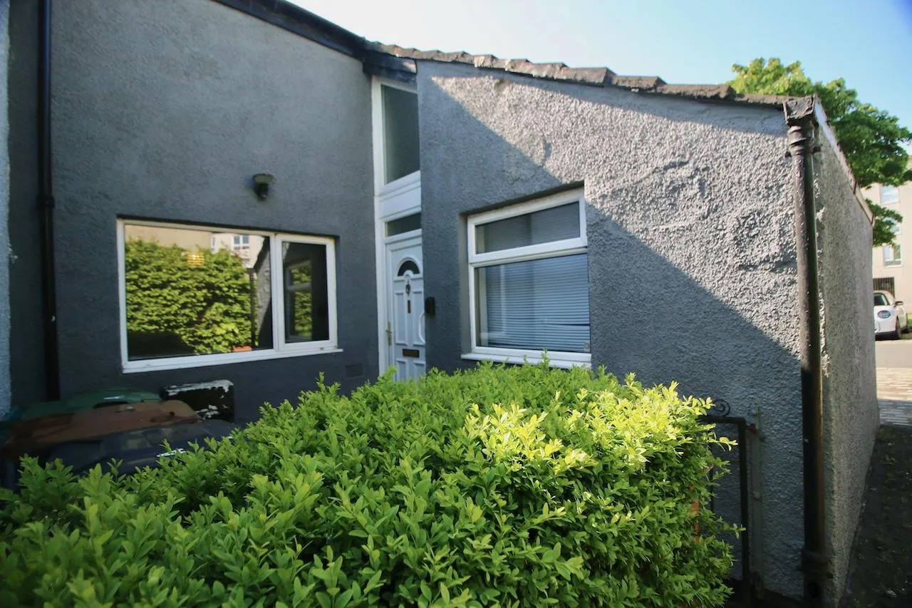 4 bed house for sale — Mossgiel Road, Cumbernauld, G67 2EY