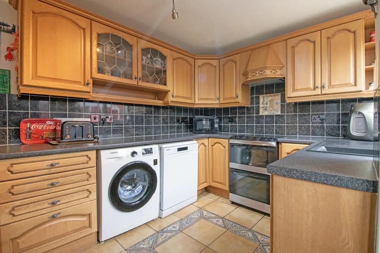 Huntingdon Crescent, Burton-Upon-Stather, DN15, photo 8