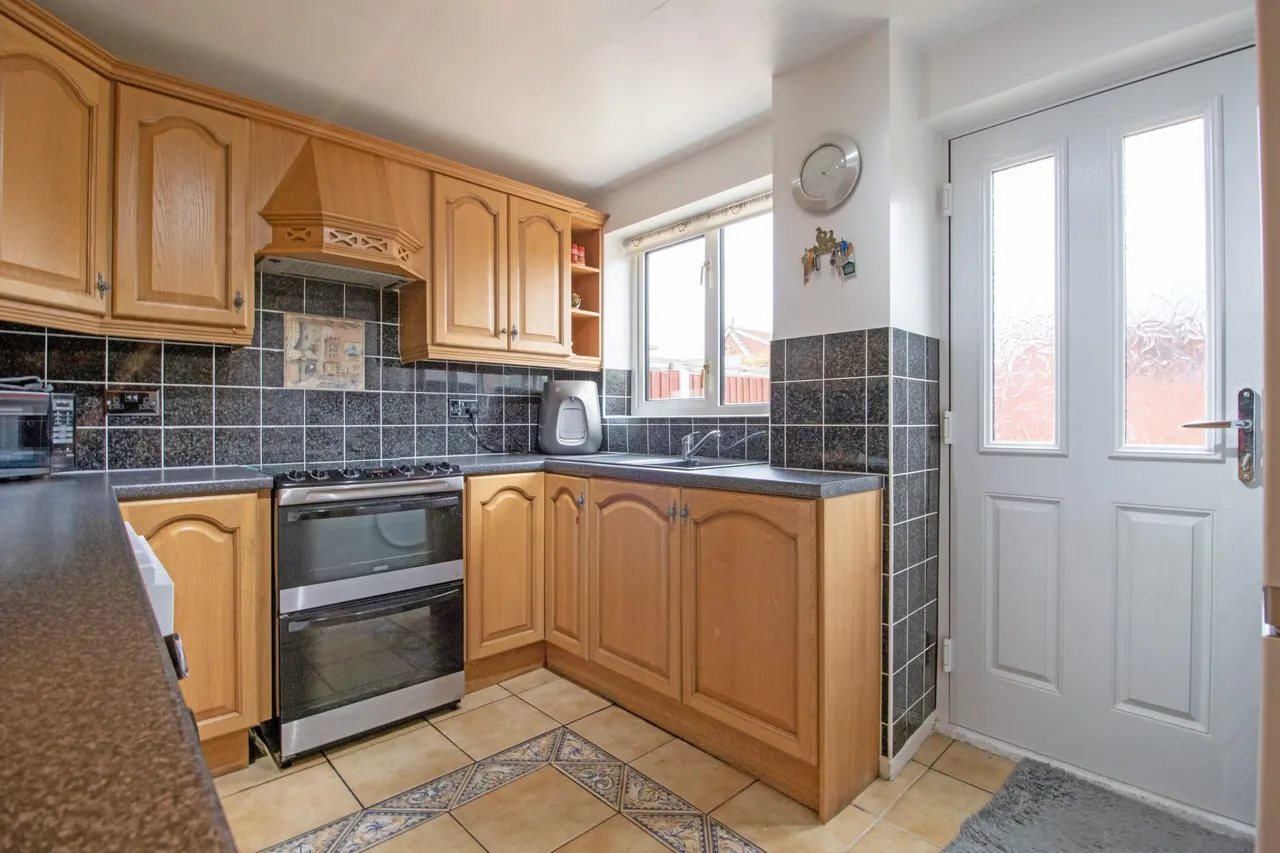 Huntingdon Crescent, Burton-Upon-Stather, DN15, photo 7