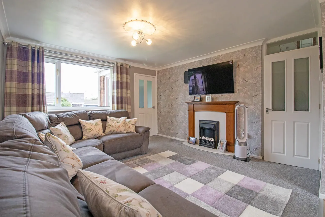 Huntingdon Crescent, Burton-Upon-Stather, DN15, photo 4