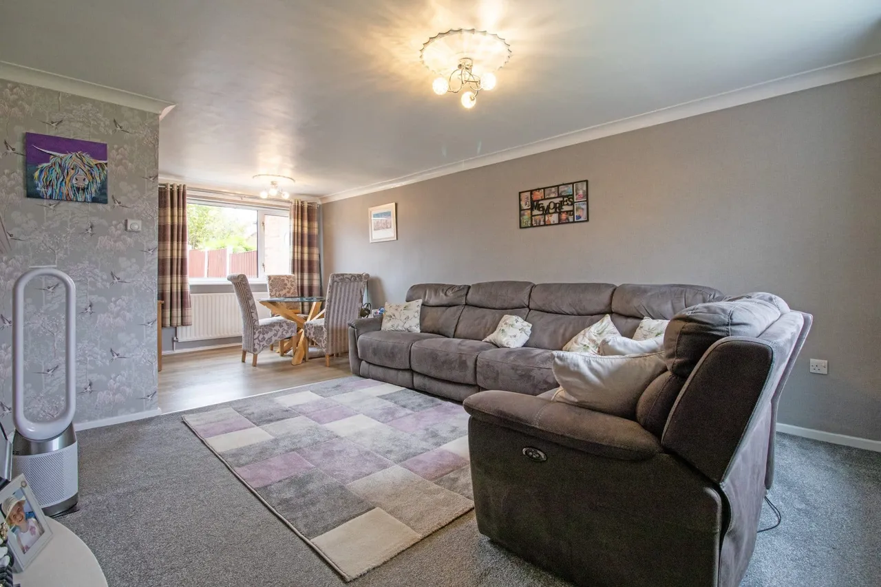 Huntingdon Crescent, Burton-Upon-Stather, DN15, photo 3