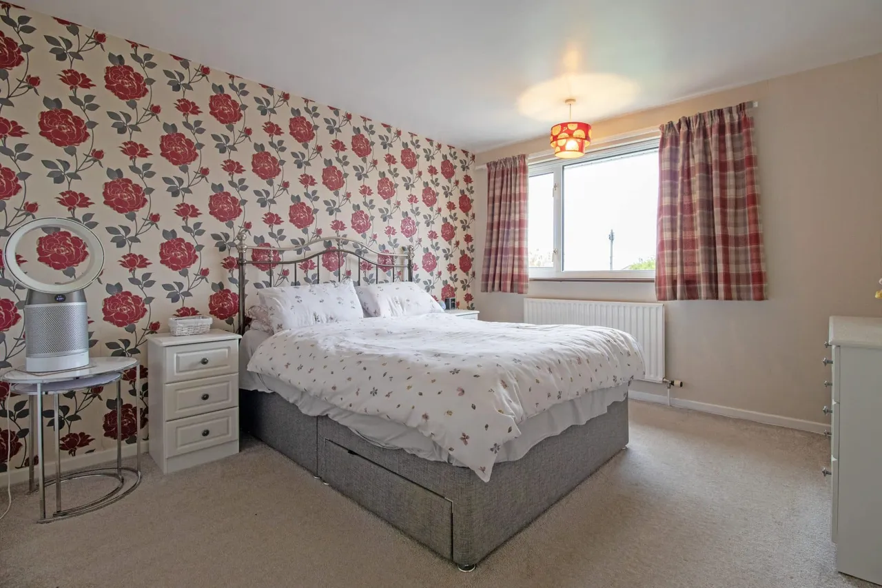 Huntingdon Crescent, Burton-Upon-Stather, DN15, photo 9