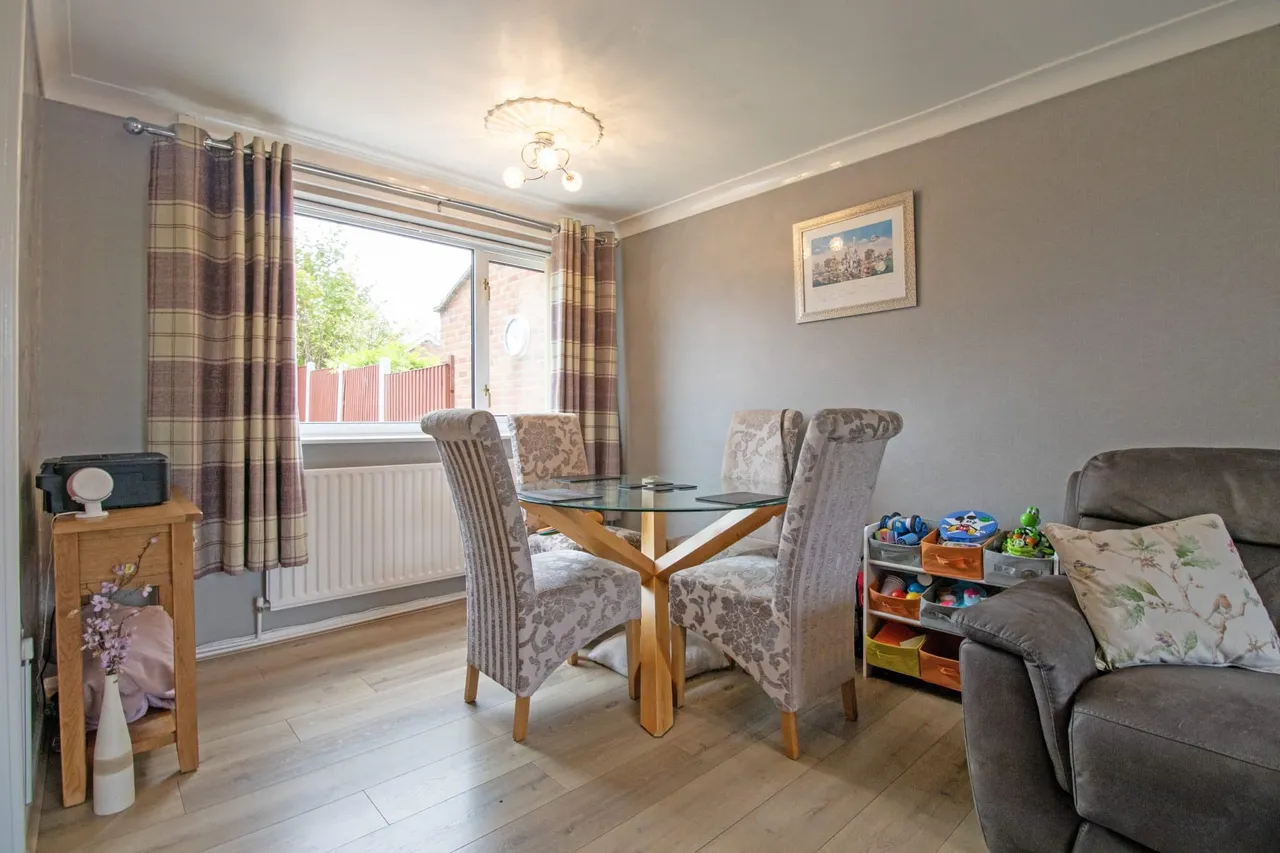 Huntingdon Crescent, Burton-Upon-Stather, DN15, photo 5