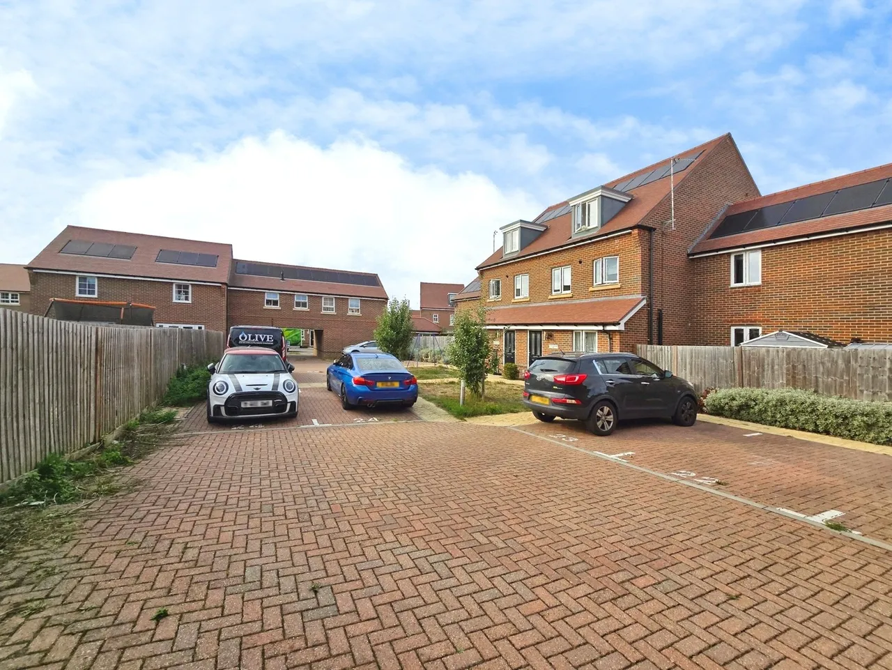 Blackburne Way, Tongham, GU10, photo 5