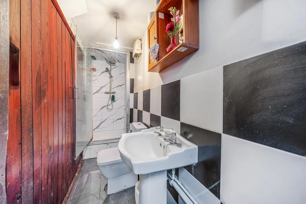 Thornsbeach Road, Catford, London, SE6, photo 11