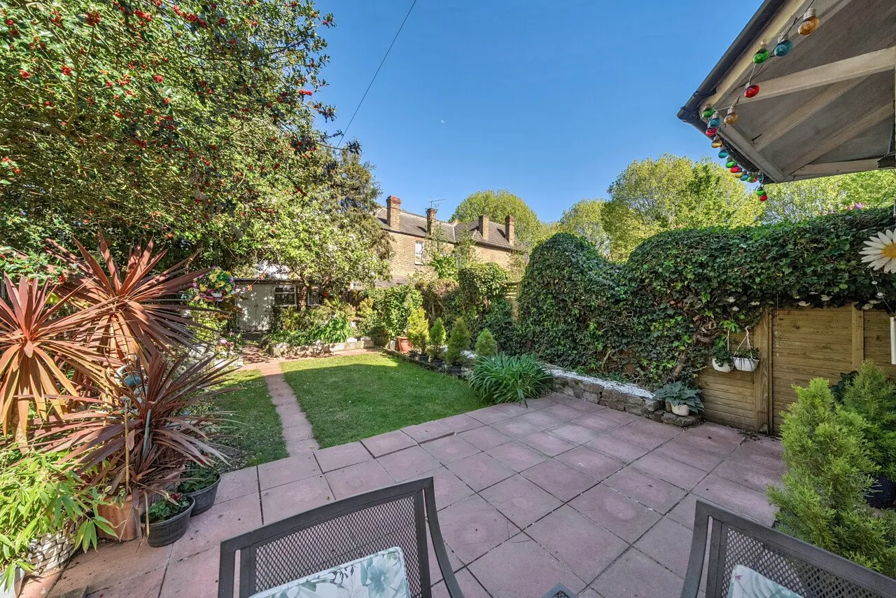 4 bed house for sale — Thornsbeach Road, Catford, London, SE6