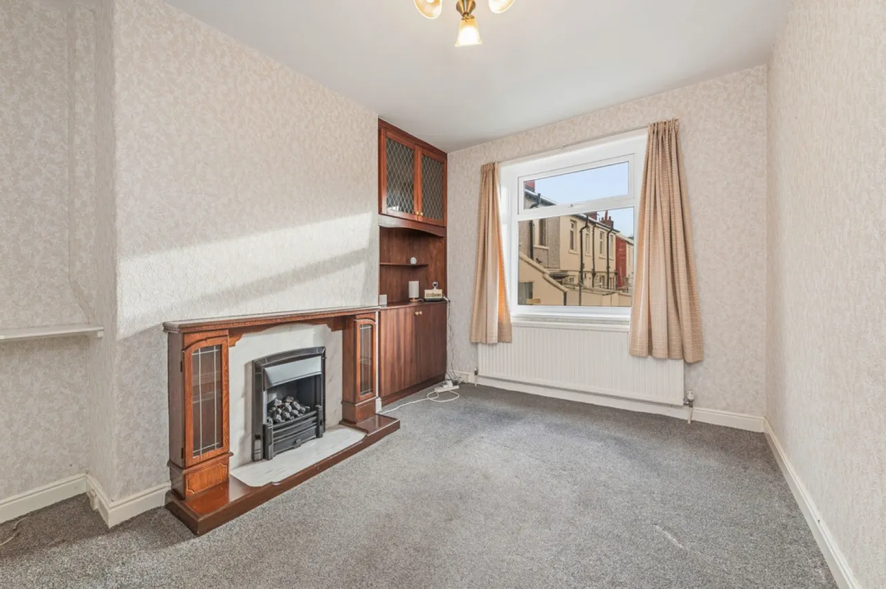 Ingfield Avenue, Dalton, photo 2