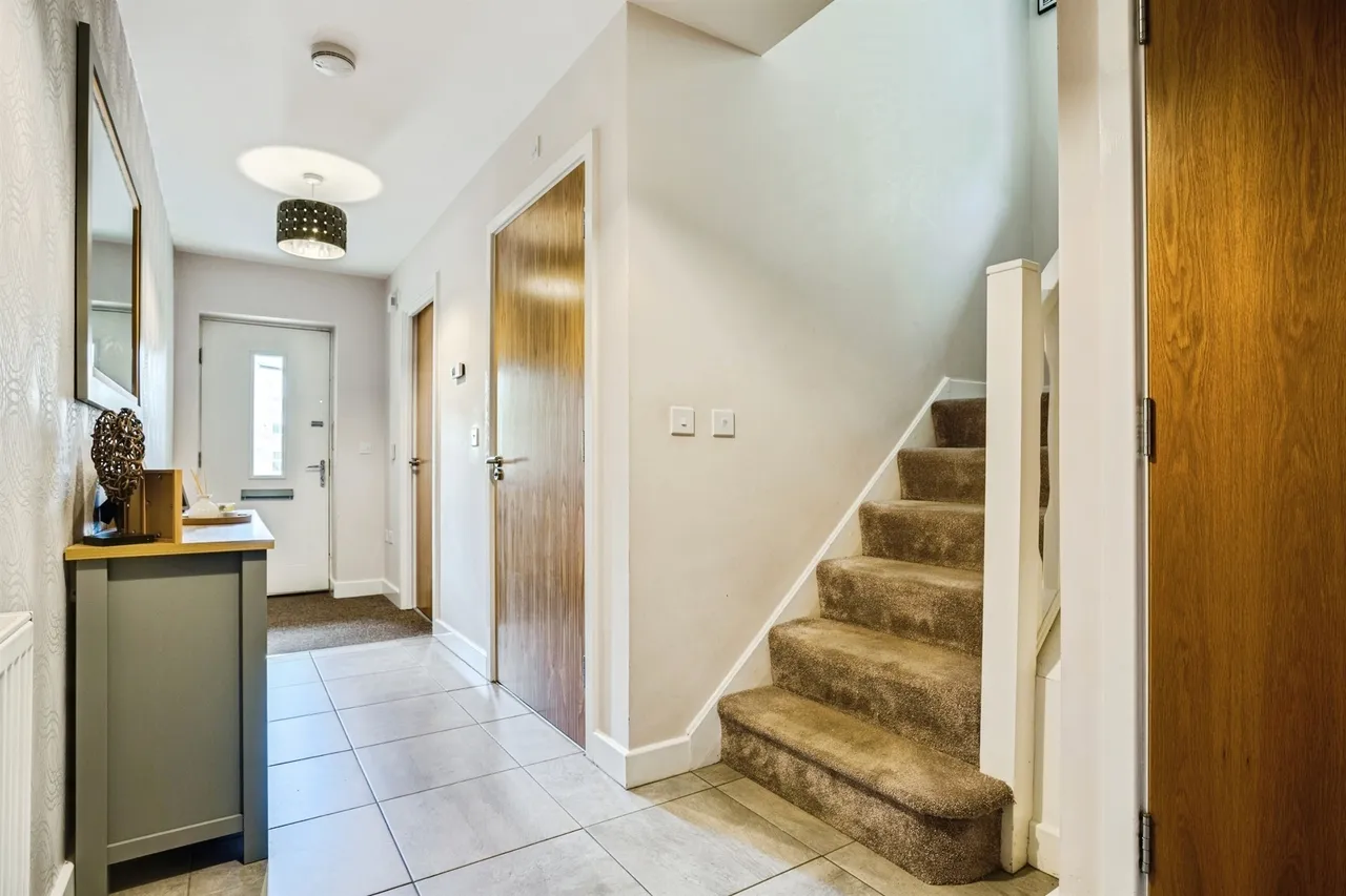 Lancaster Avenue, Wakefield, photo 9
