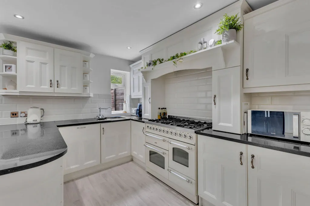 Bury New Road, Heywood OL10 3JY, photo 7