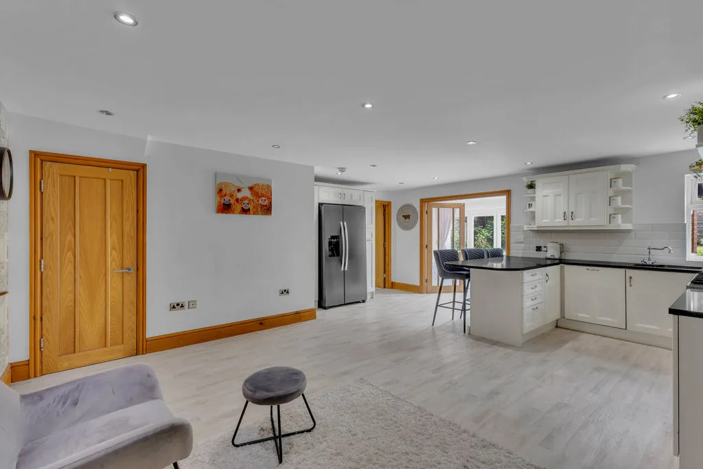Bury New Road, Heywood OL10 3JY, photo 6