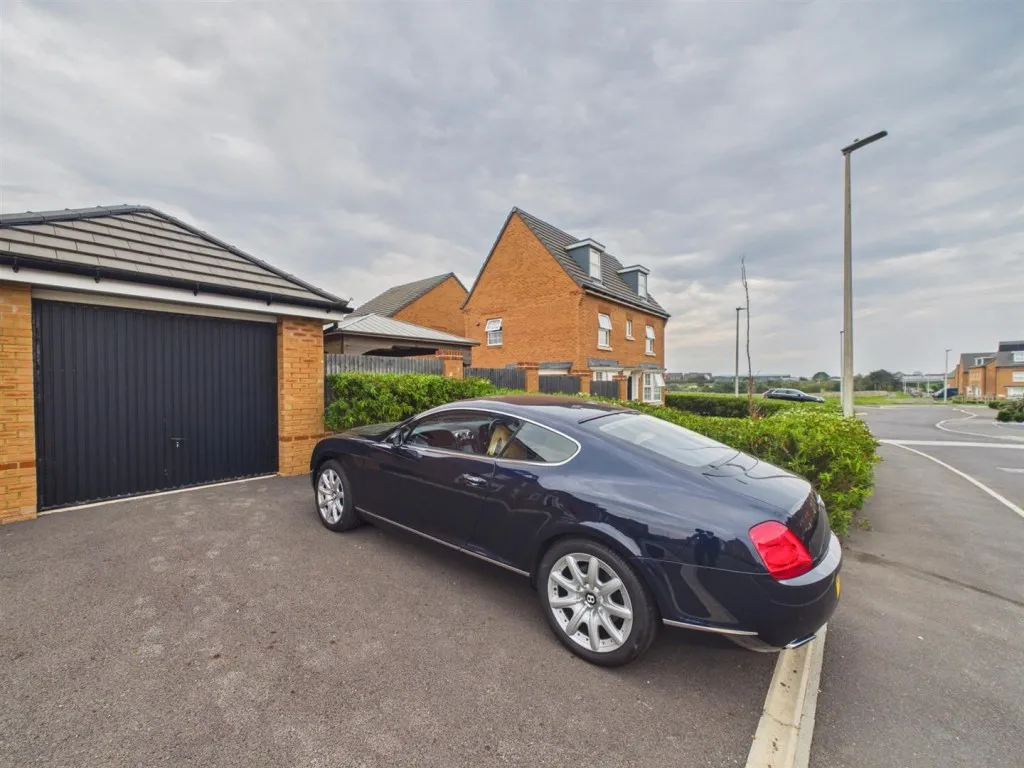 Skylark Avenue, Peacehaven, BN10, photo 17
