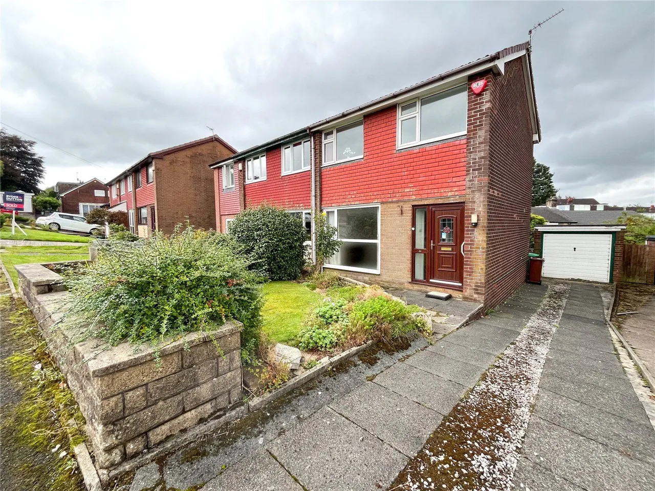 Link Road, Springhead, OL4, photo 15