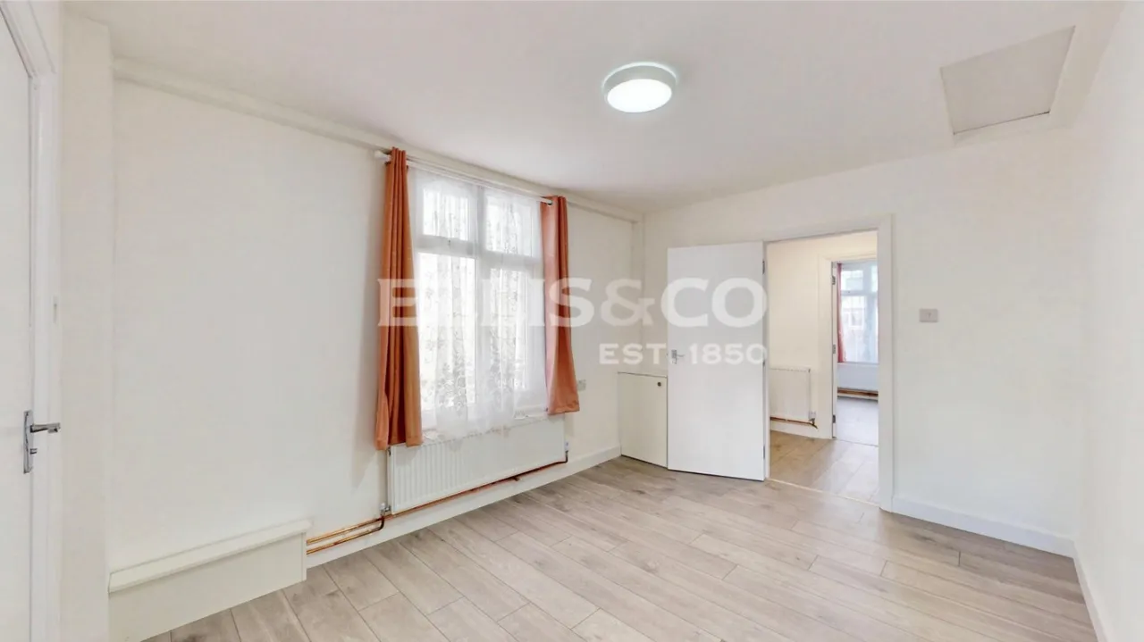 3 bed house to rent, Pinkwell Avenue, Hayes, UB3