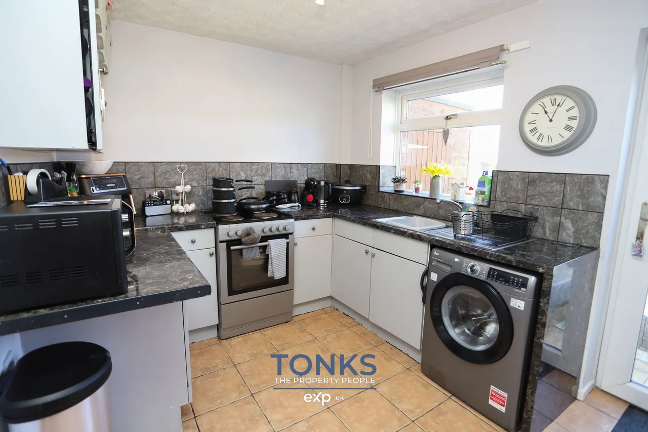 St. James Avenue, Rowley Regis, B65, photo 6