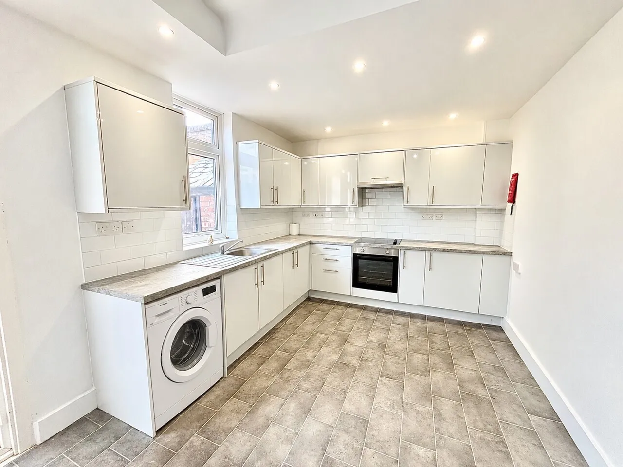 James Lane, Leytonstone, E11, photo 3