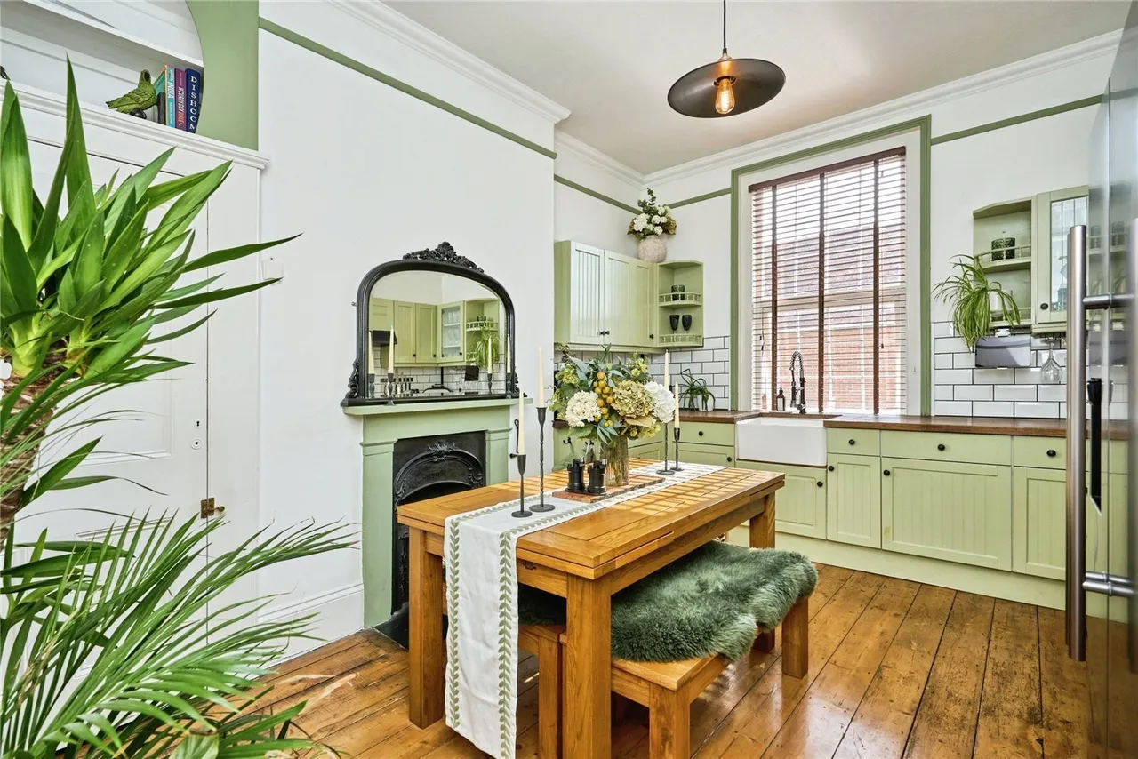 St. Thomas Street, Ryde, PO33, photo 16