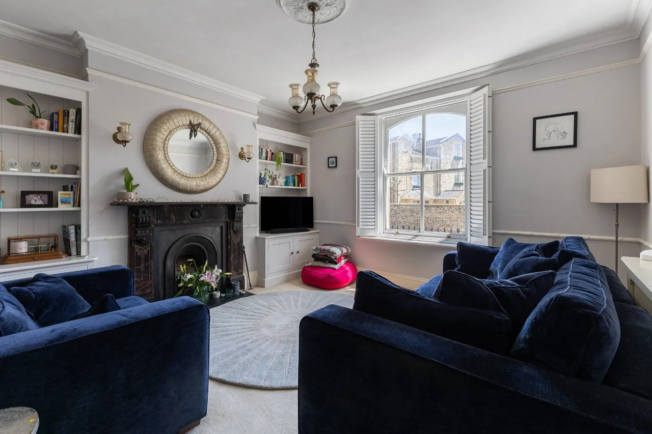 The Avenue, Cirencester, Gloucestershire, GL7 1EJ, photo 2
