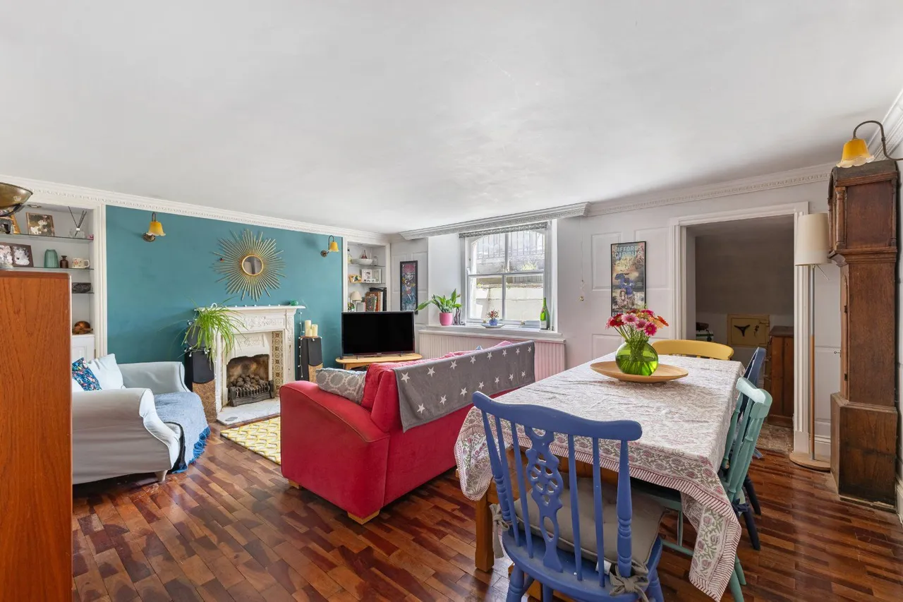 The Avenue, Cirencester, Gloucestershire, GL7 1EJ, photo 4