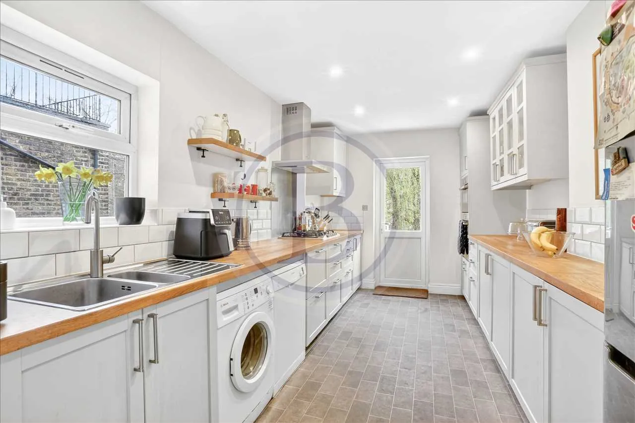 Corinne Road, London, photo 13