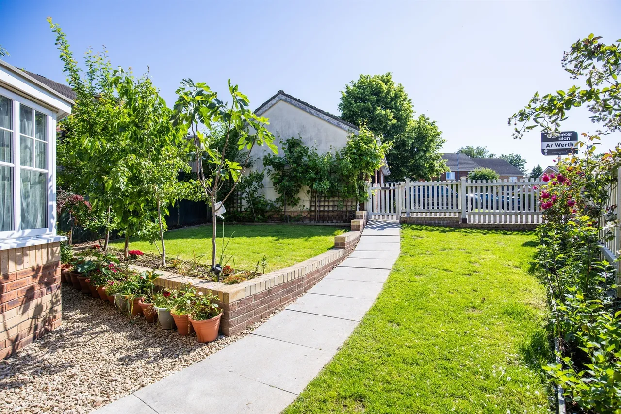 Clos Y Hebog Cardiff, CF14, photo 19